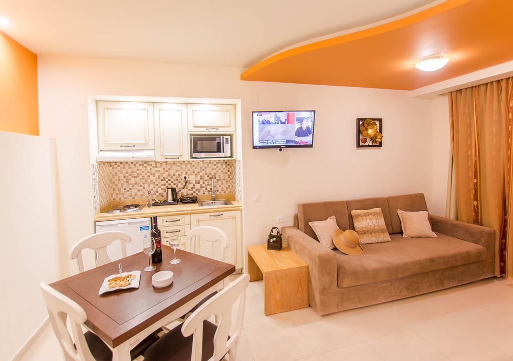 Camelot Royal Beds By Estia Aparthotel Stalida Exterior foto